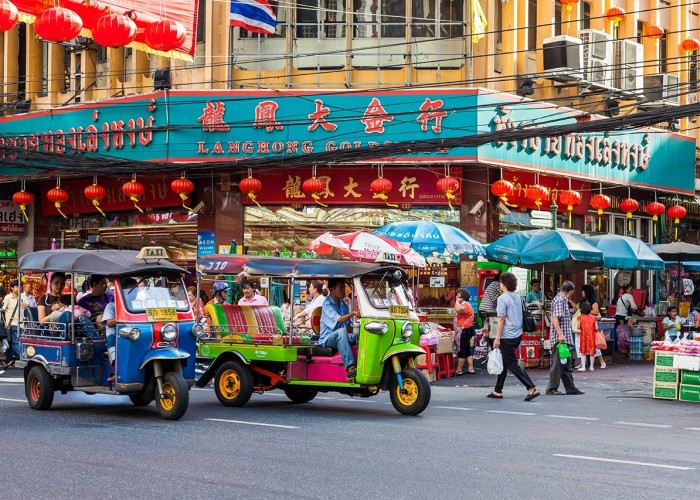 tuk tuk, thailand, black girls travel too thailand experience