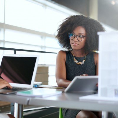 black-business-woman-meeting black-business-woman-meeting